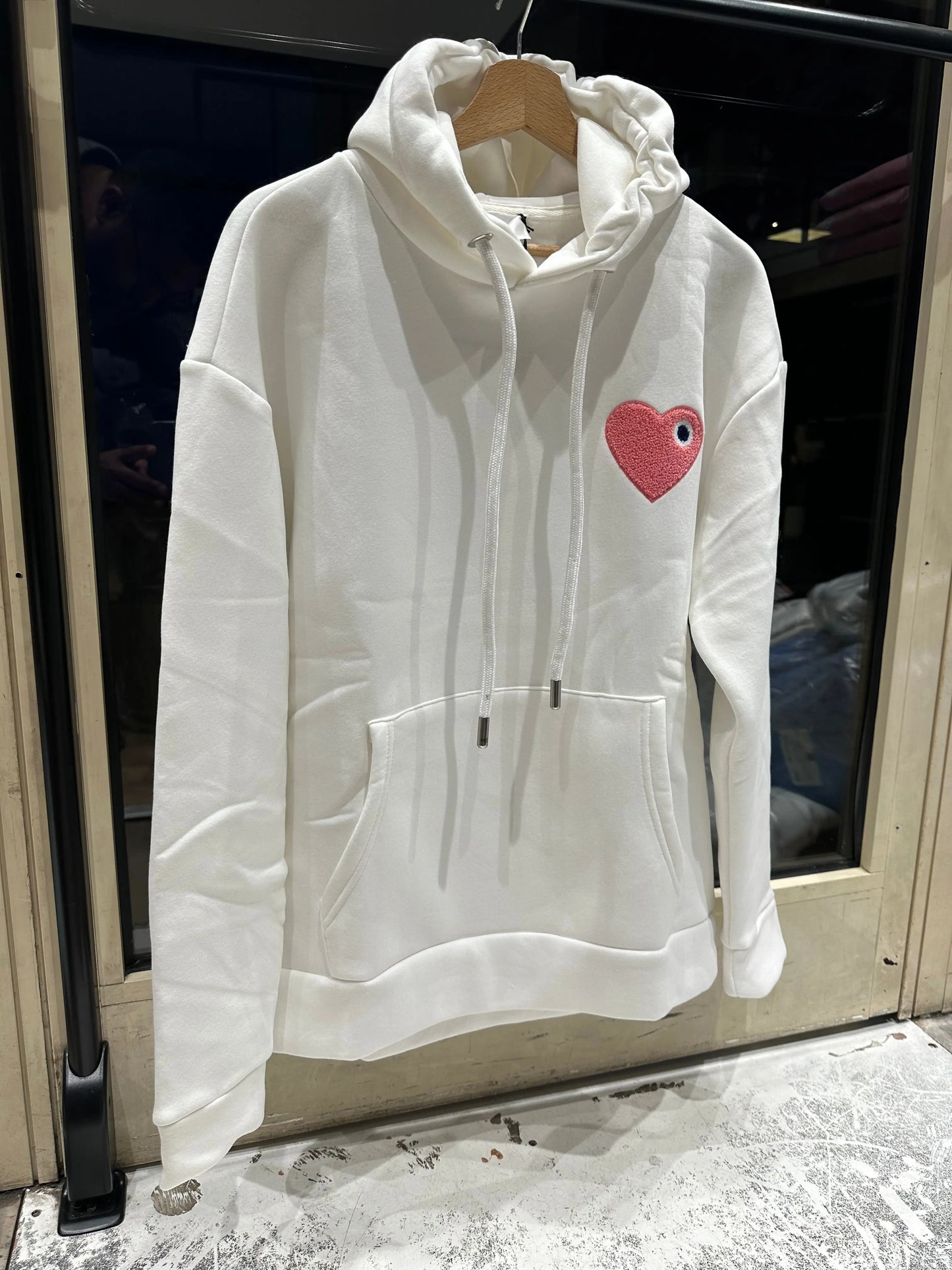 Sweat capuche Blanc avec cœur Rose - bonhomme