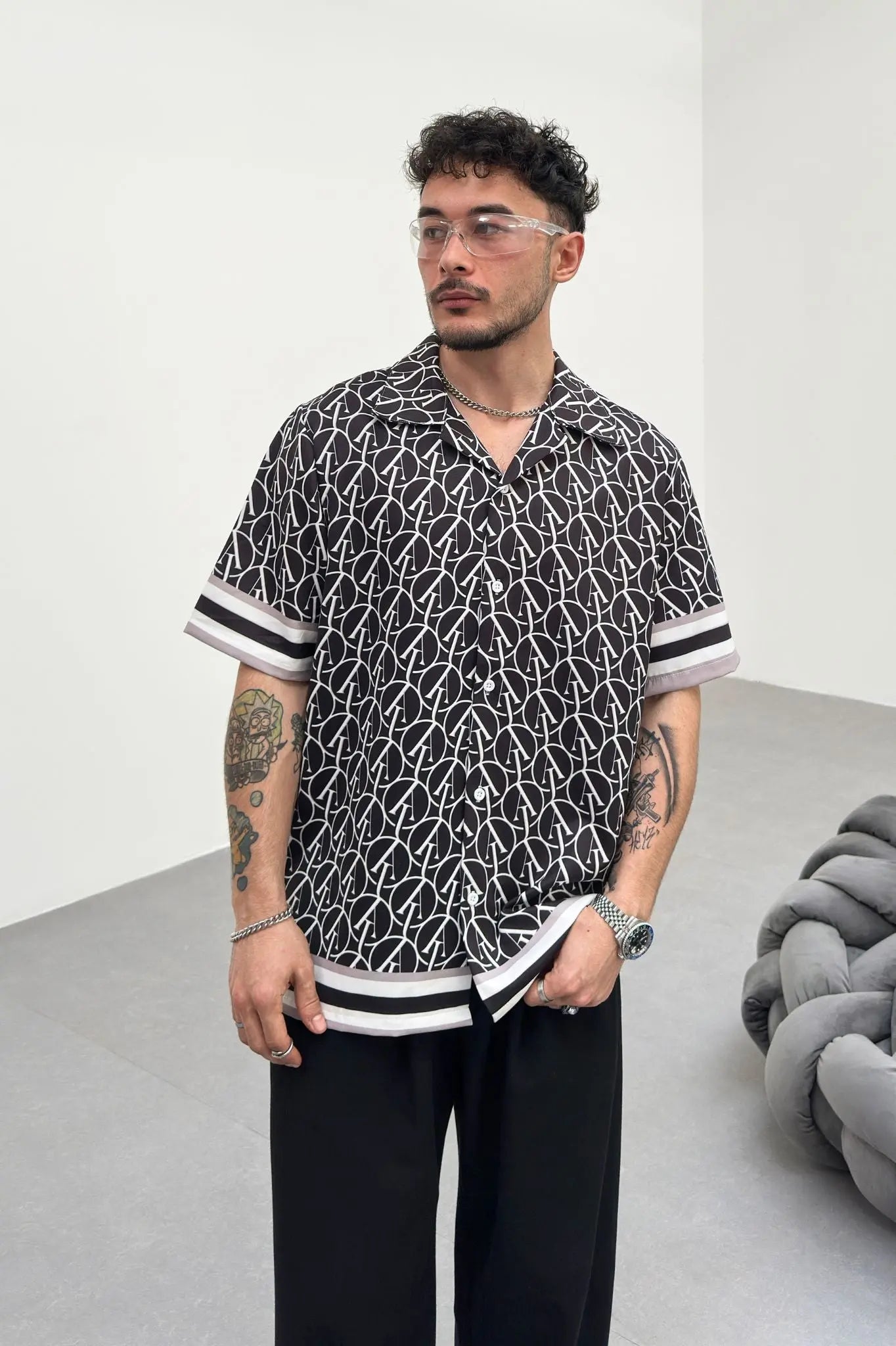 Chemise Homme Imprimée coupe droite manches courte Noir et Blanc bonhomme