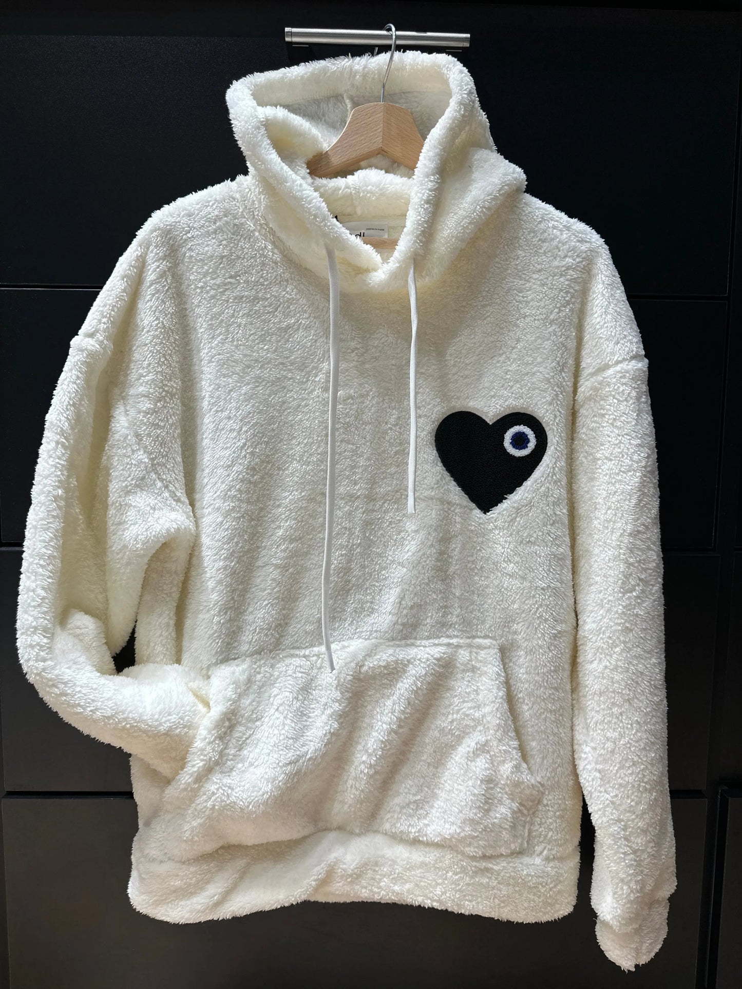 Sweat Moumoute à Capuche Blanc Avec Cœur Noir - bonhomme