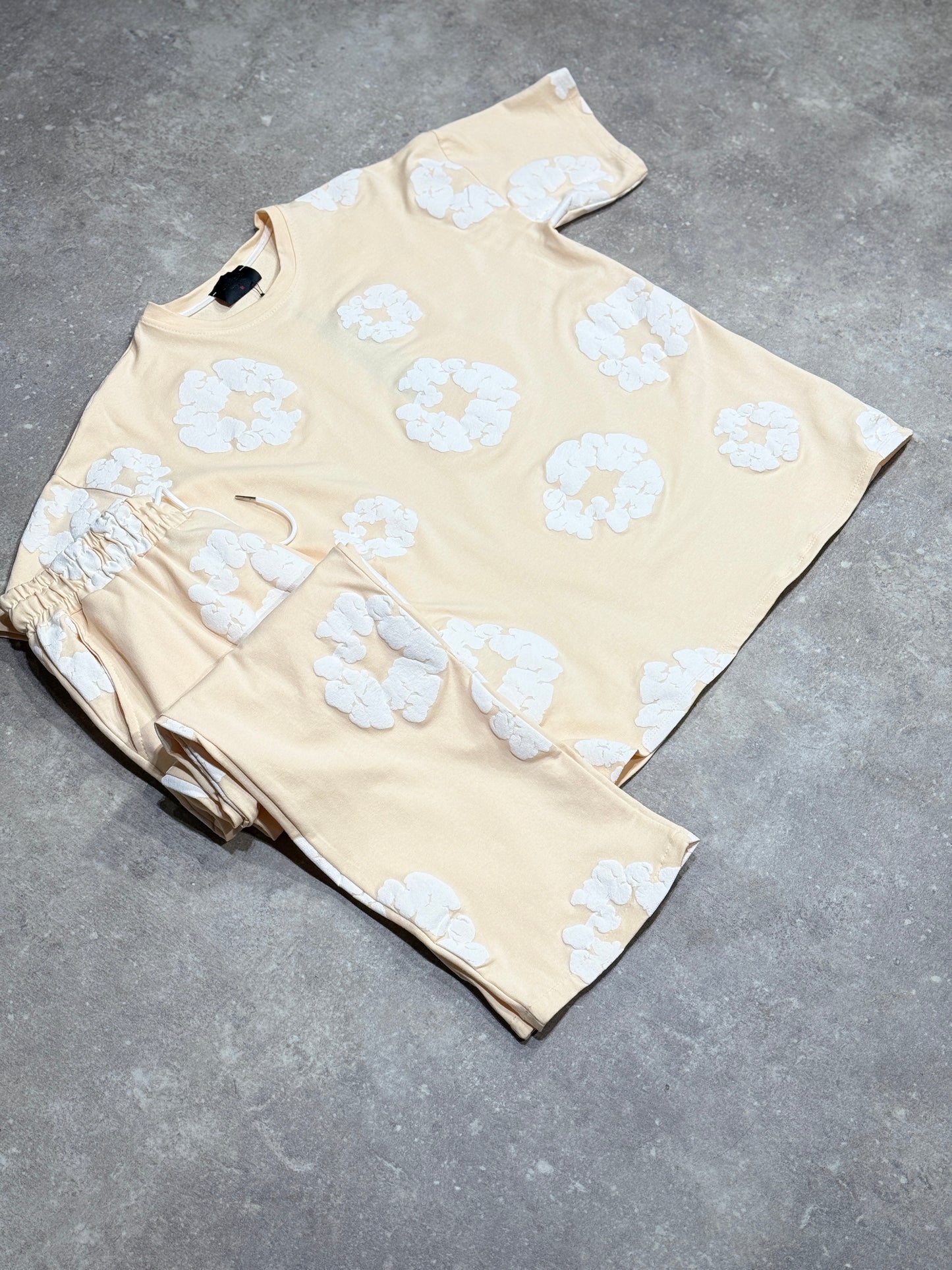 Ensemble Tee-Shirt et Pantalon jogging Fleur Jaune