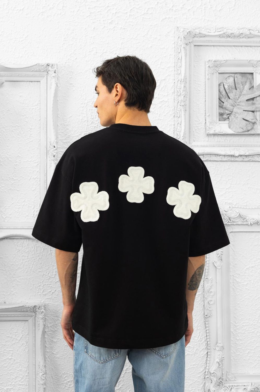T-shirt Noir Oversize avec motif floral en couture tricoté