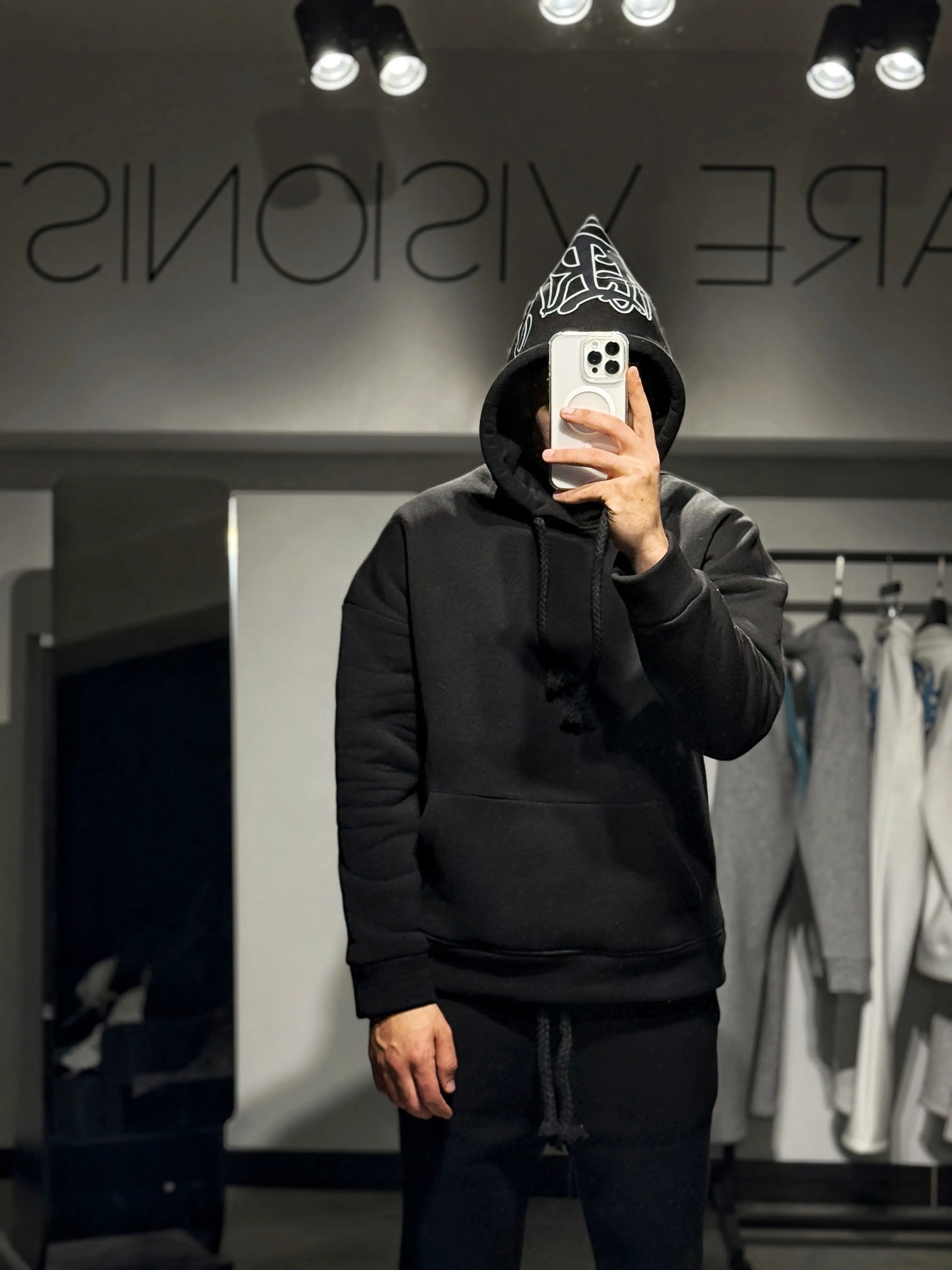 Ensemble Noir Sweat Capuche et Pantalon Paris bonhomme