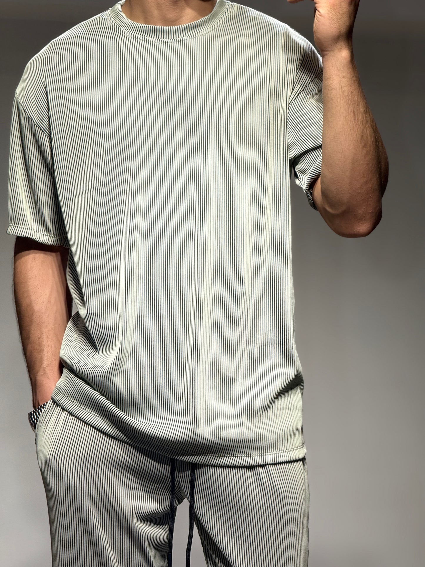 Ensemble Plissé Tee Shirt et Pantalon Kaki