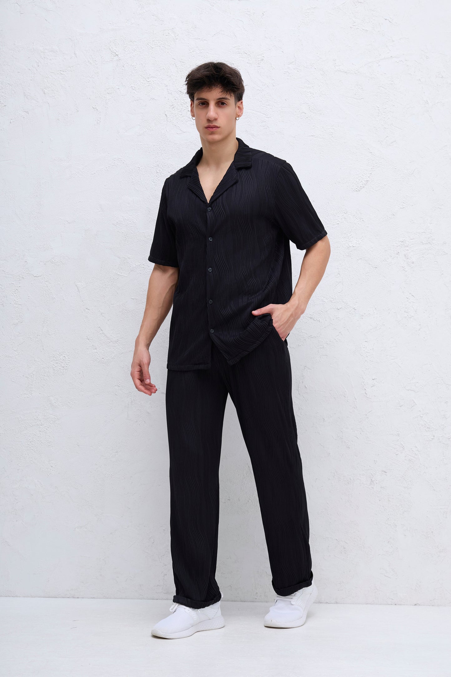 Ensemble Noir Plissé ondulé Chemise et Pantalon