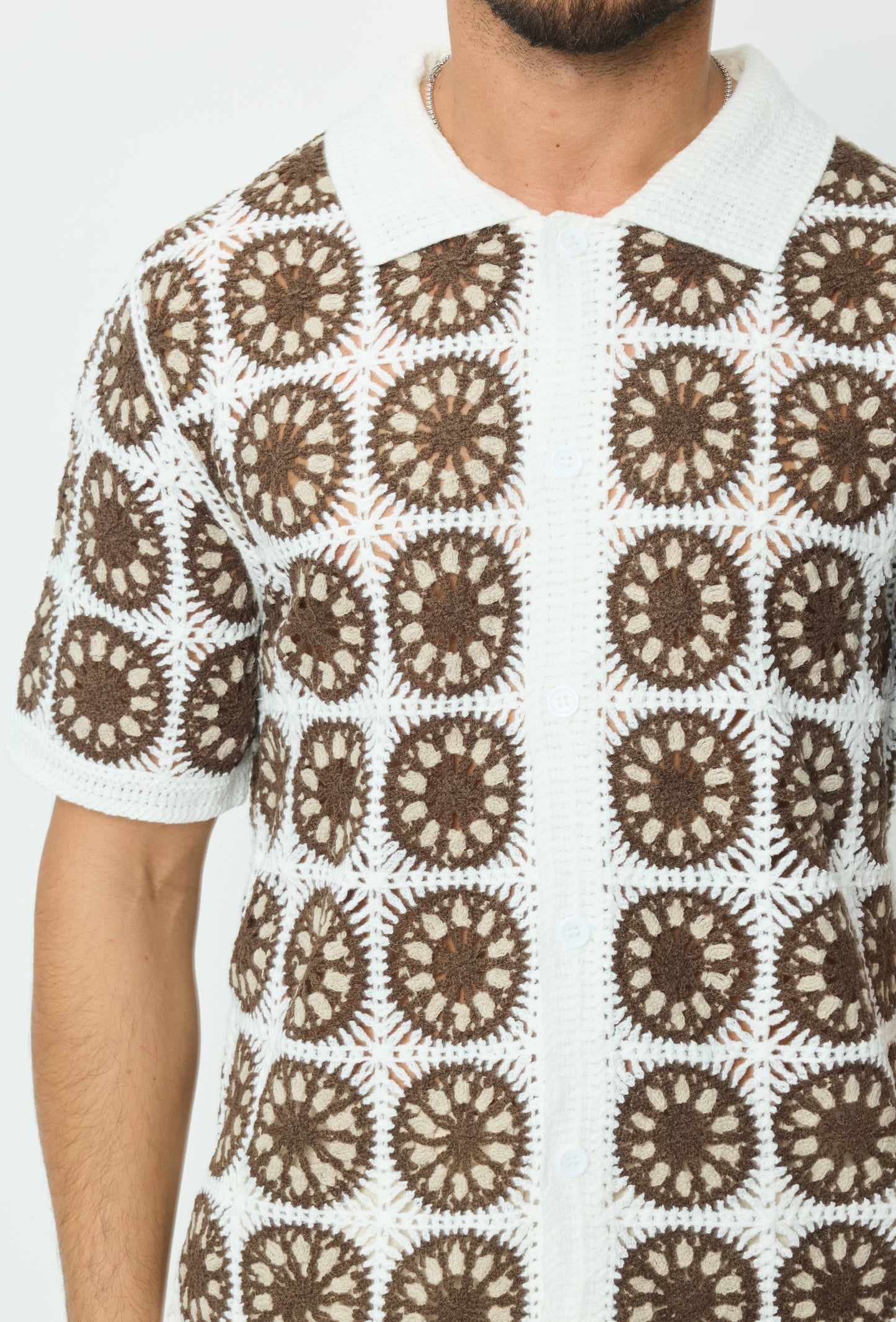 Chemise Crochet Blanc et Marron à Motifs