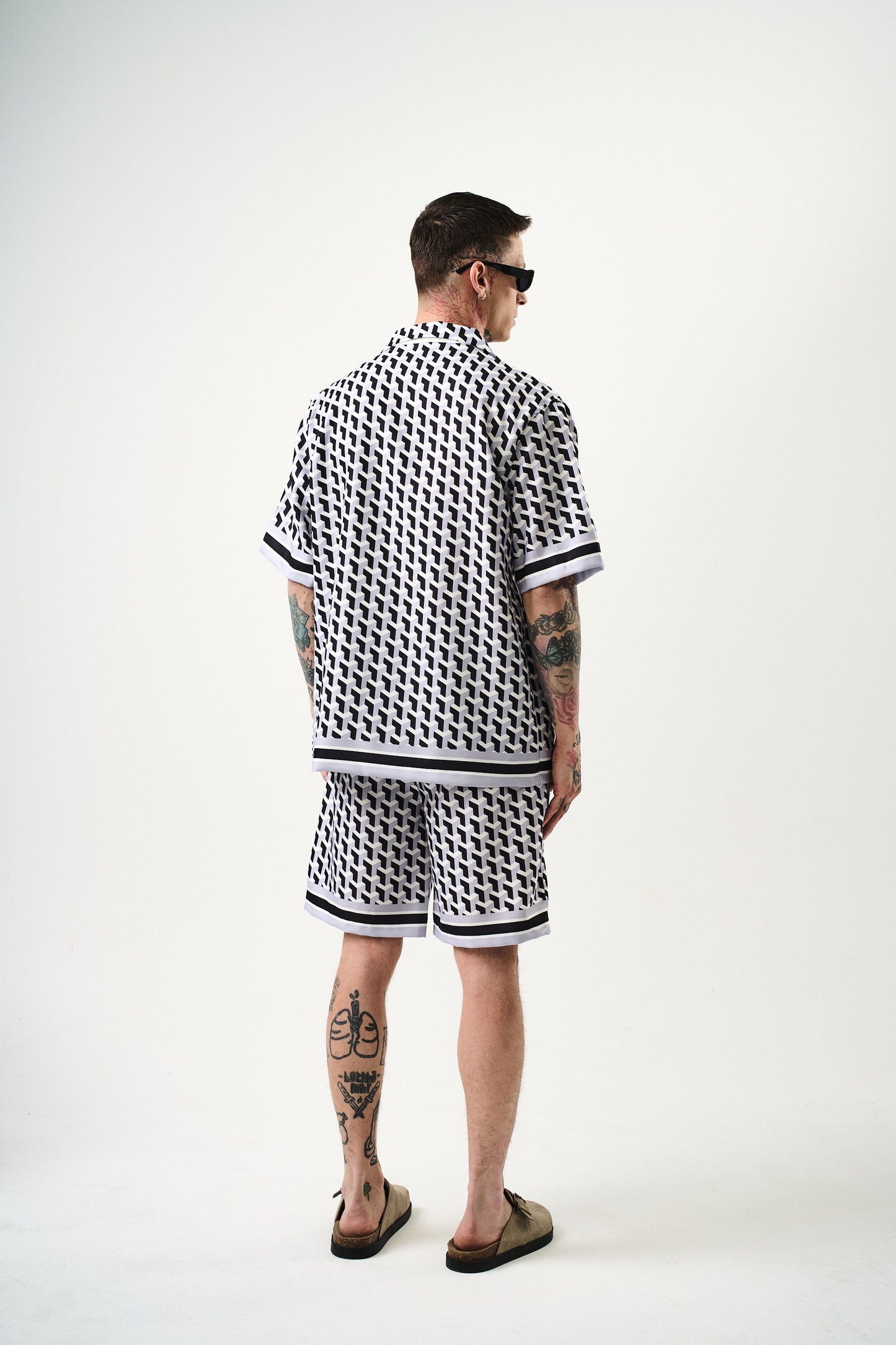 Ensemble Chemise et Short Motifs Blanc Noir