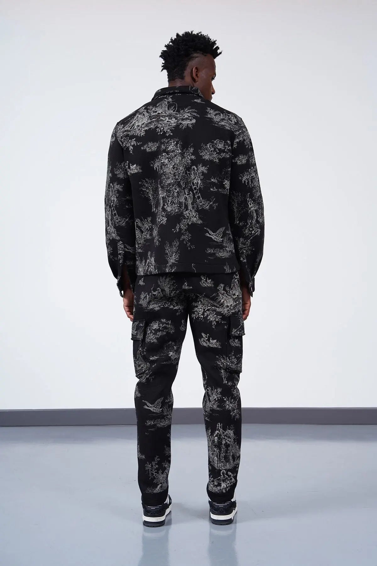 Ensemble jogging noir imprimé toile de jouy bonhomme