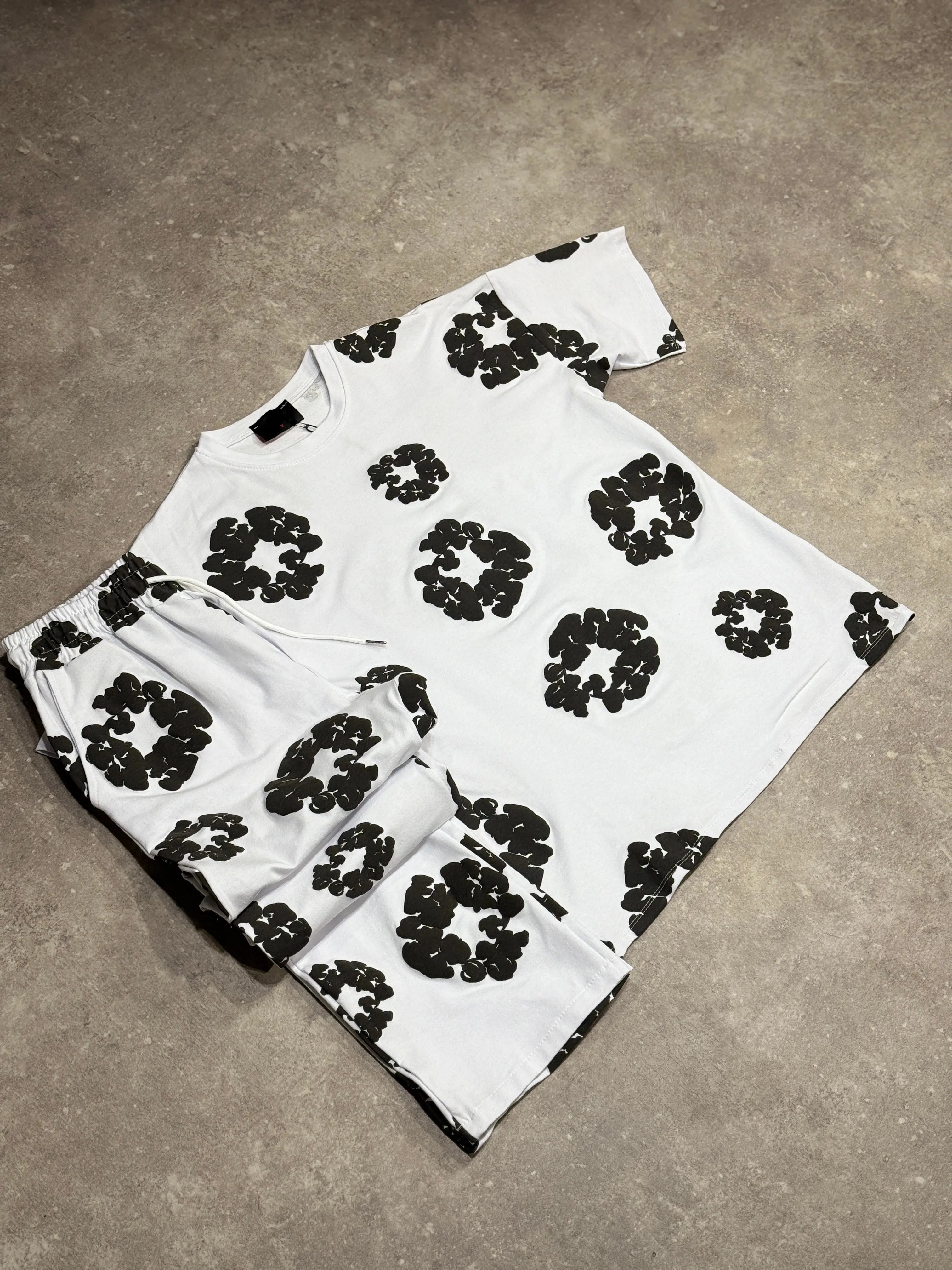 Ensemble Tee-Shirt et Pantalon jogging Fleur Blanc et Noir bonhomme
