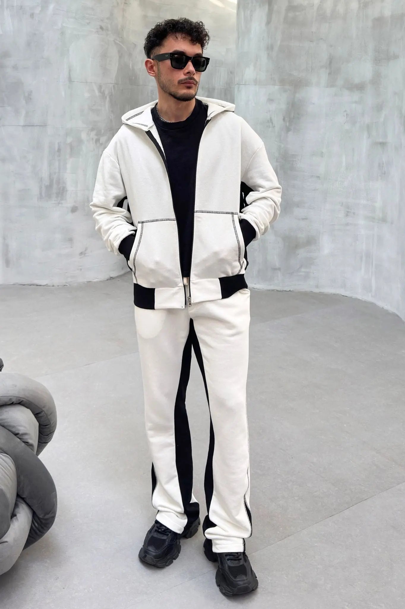 Ensemble jogging bi couleur veste et pantalon jogging coup flare Blanc Noir bonhomme