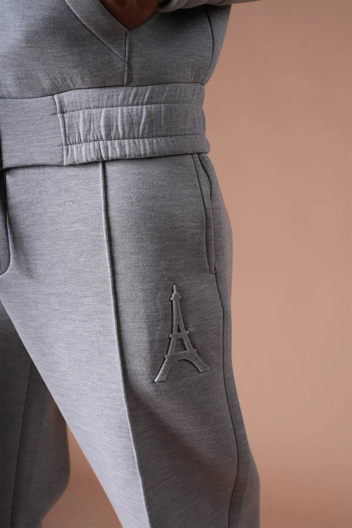 Ensemble Jogging Gris Paris – Hoodie & Pantalon bonhomme