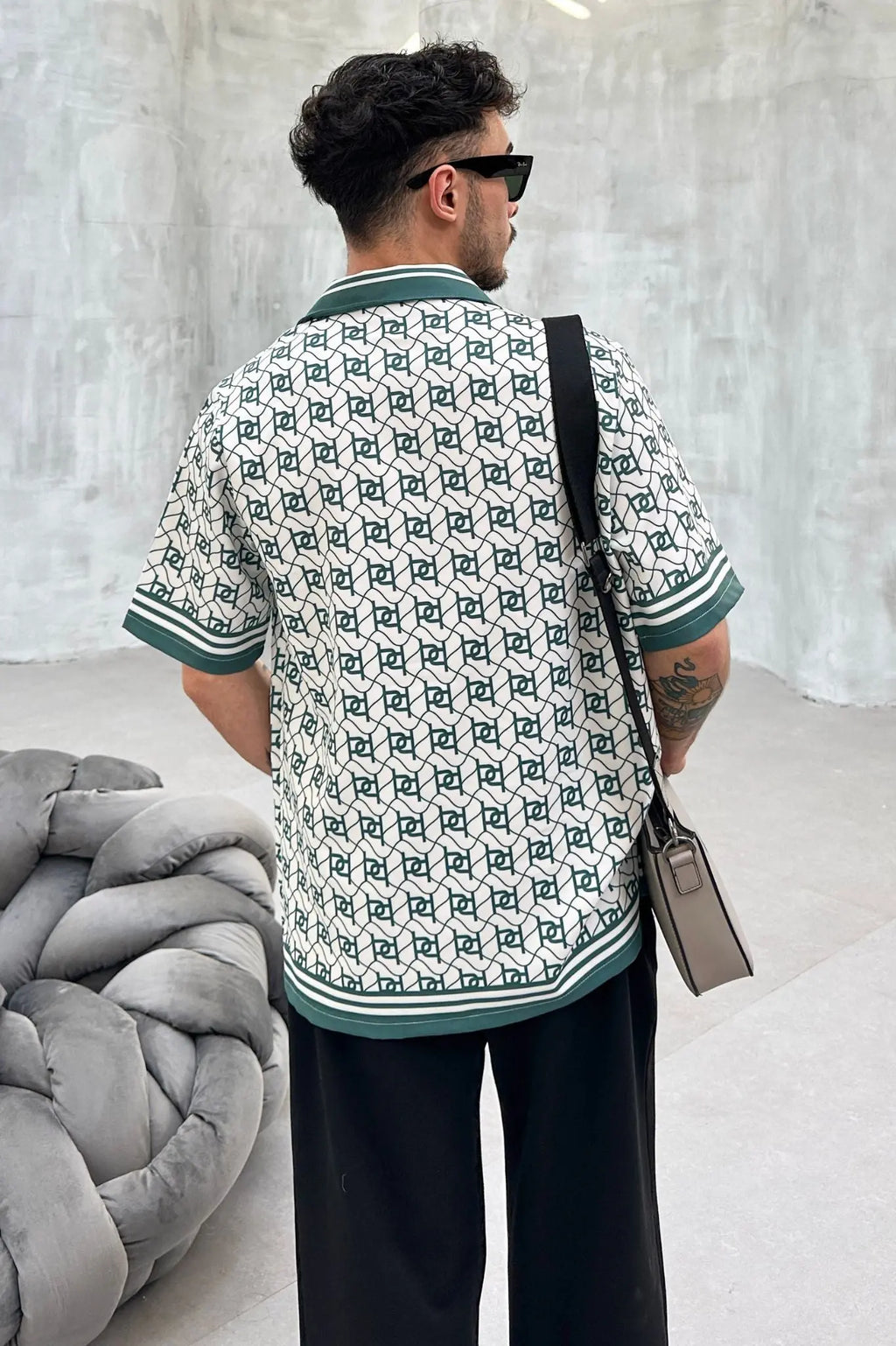 Chemise Homme Imprimée coupe droite manches courte Blanc et Vert bonhomme