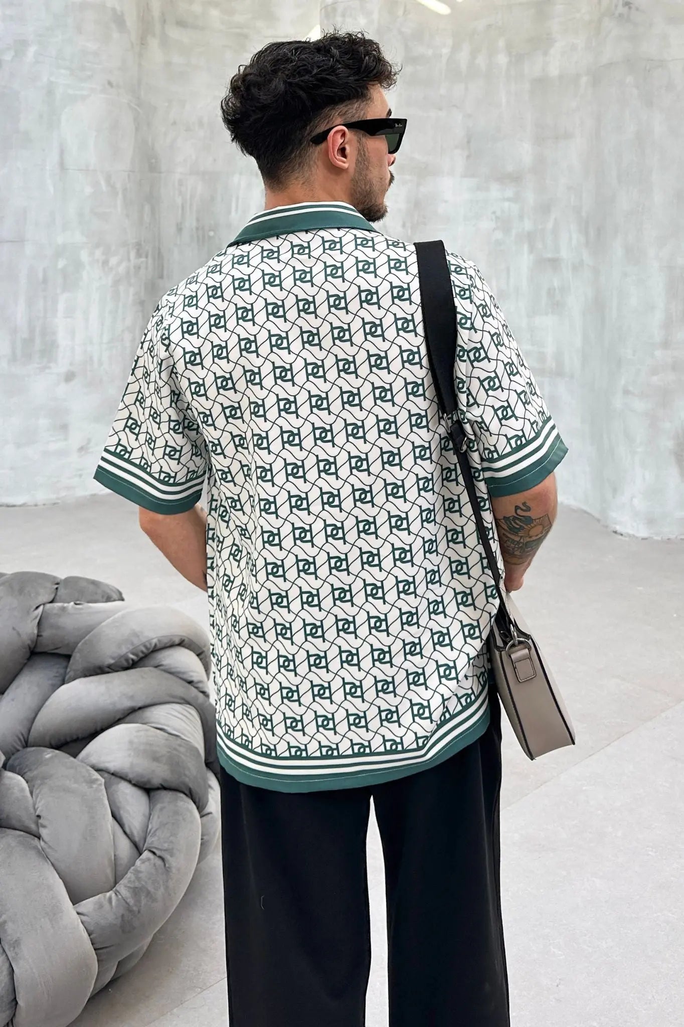 Chemise Homme Imprimée coupe droite manches courte Blanc et Vert bonhomme