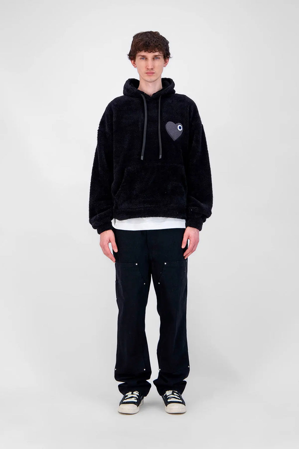 Sweat Moumoute à Capuche Noir Avec Cœur Gris - bonhomme