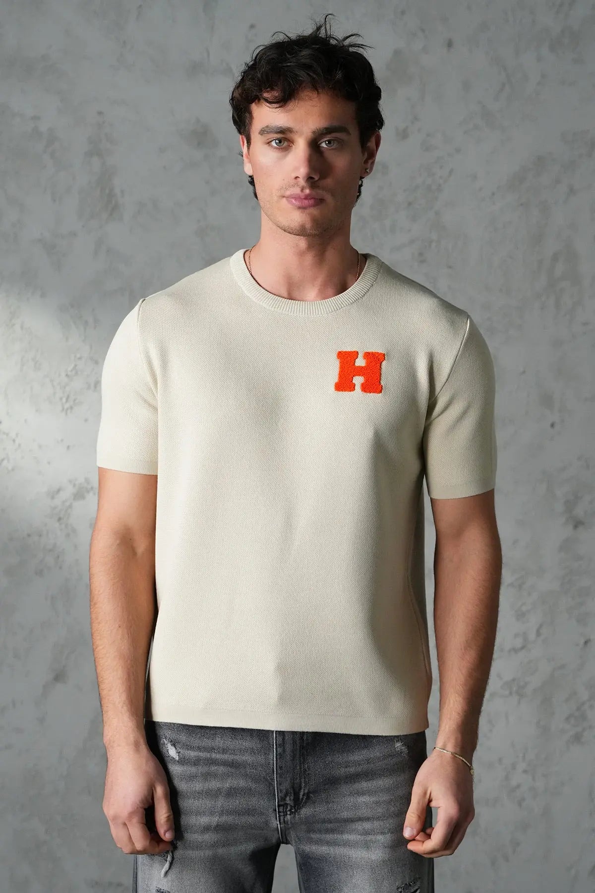 Pull Maille Homme Signature “H” – Élégance Moderne & Confort Premium (Copie) bonhomme