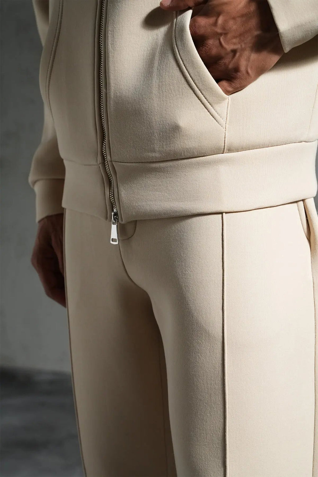 Ensemble jogging Beige zippé – IKAO Paris bonhomme