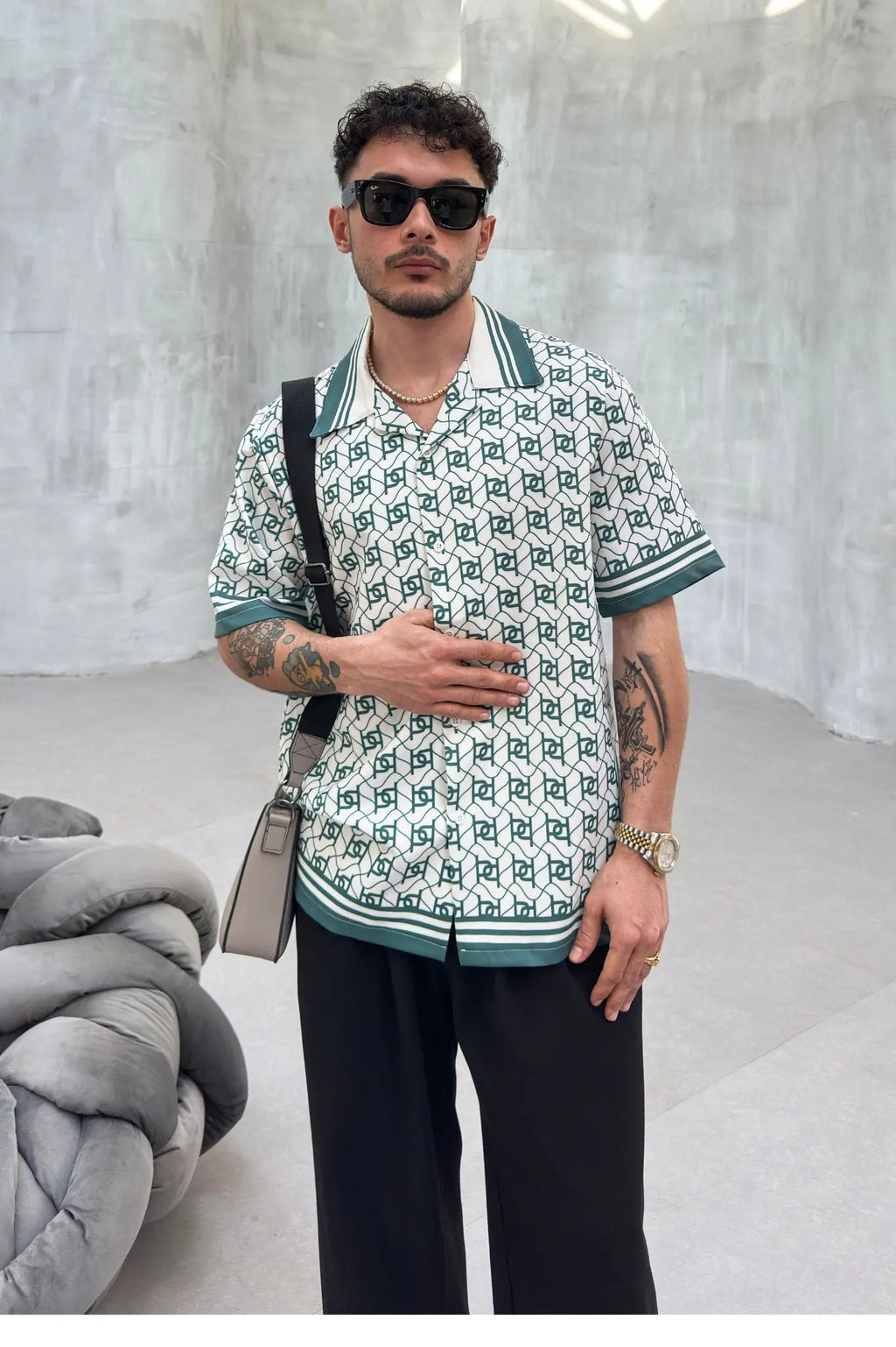 Chemise Homme Imprimée coupe droite manches courte Blanc et Vert bonhomme