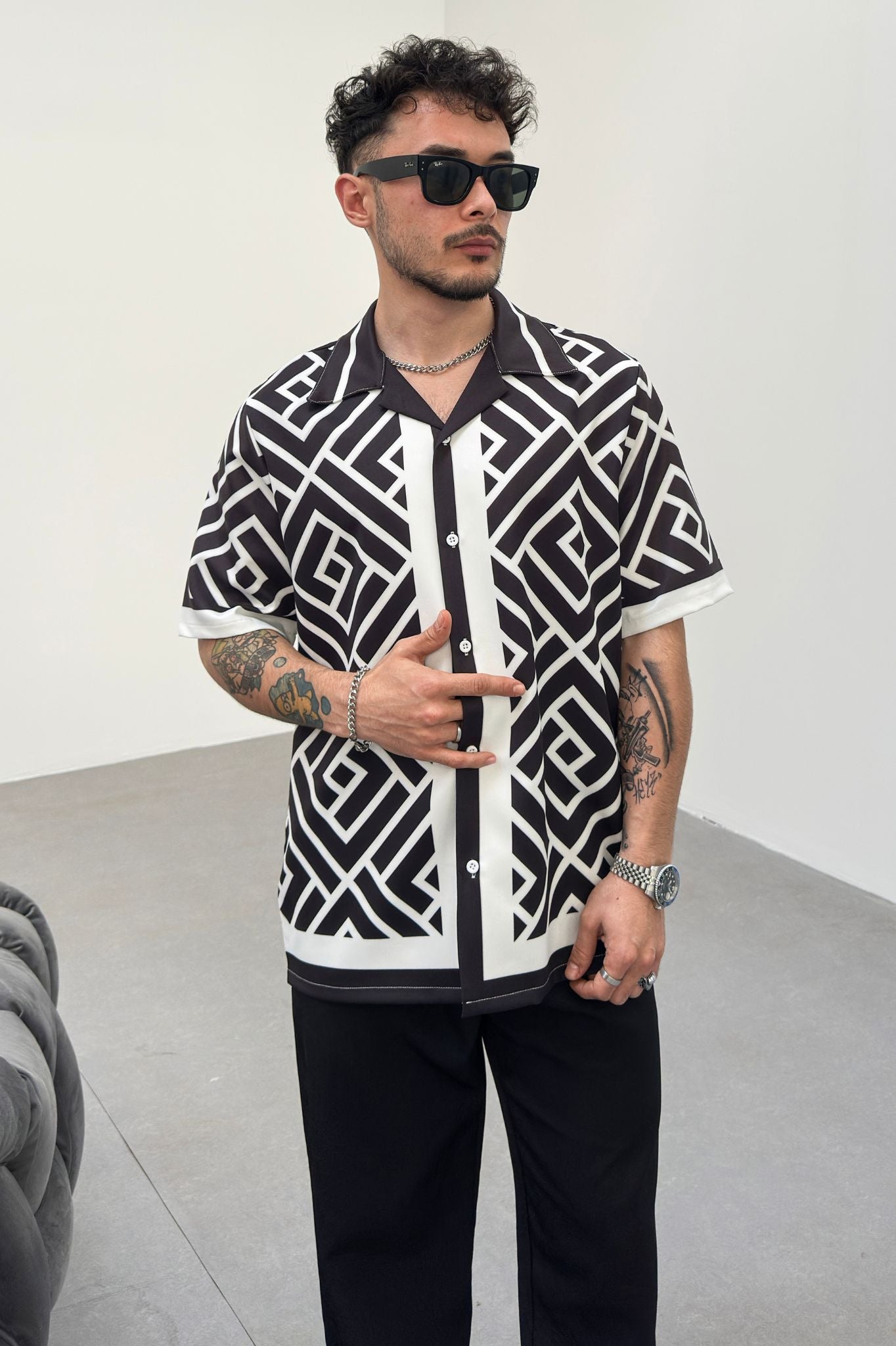 Chemise Homme Imprimée coupe droite manches courte Noir et Blanc