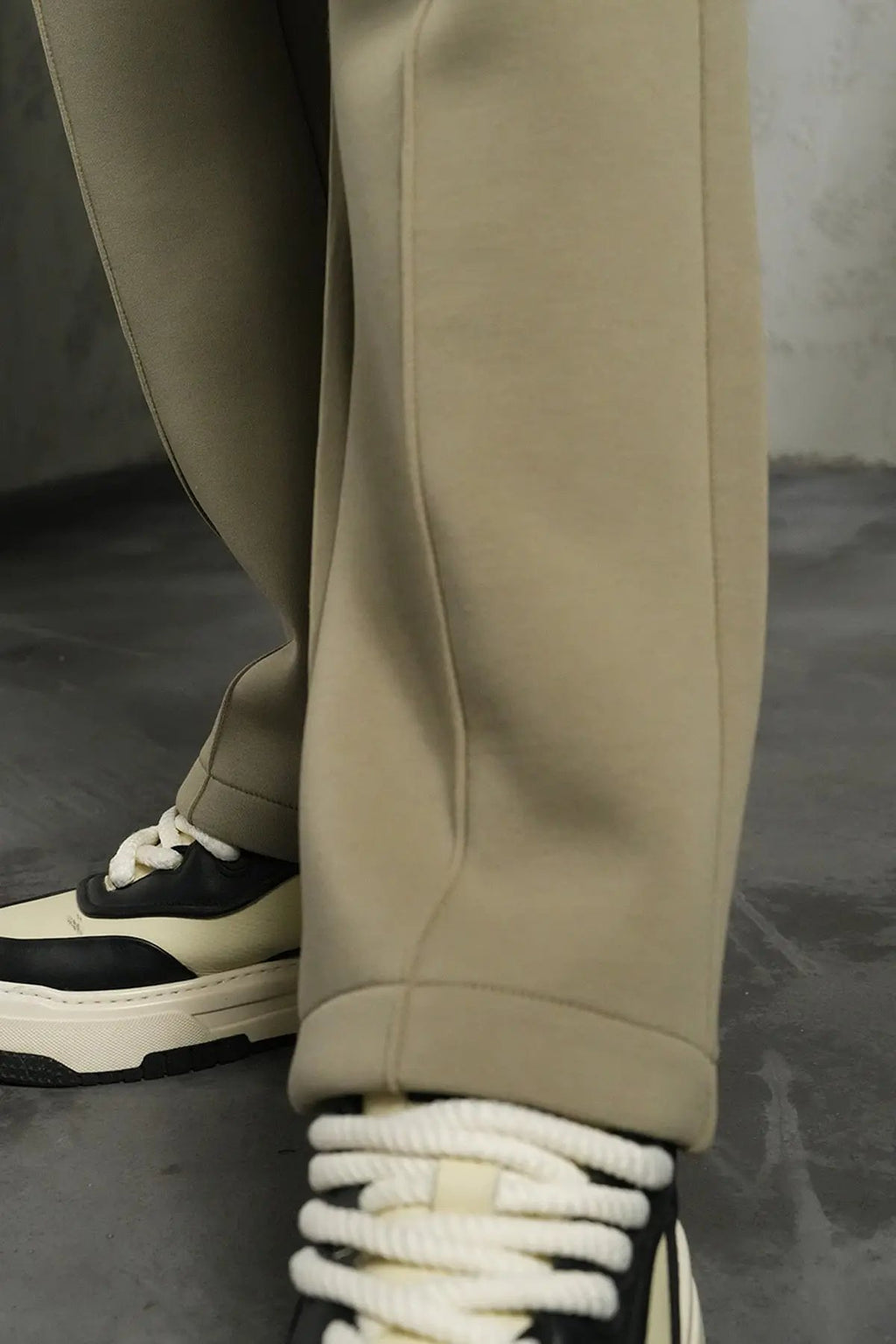 Ensemble jogging Kaki zippé – IKAO Paris bonhomme