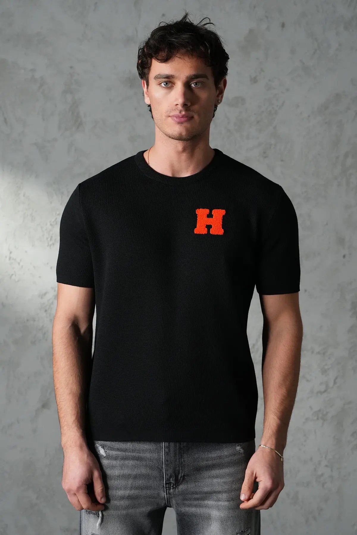 Pull Maille Homme Signature “H” – Élégance Moderne & Confort Premium (Copie) bonhomme