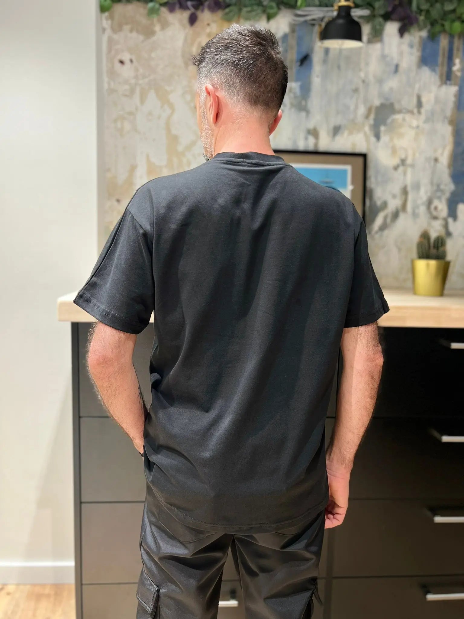 Tee shirt beige noir avec motif Coeur bleu royal Homme bonhomme