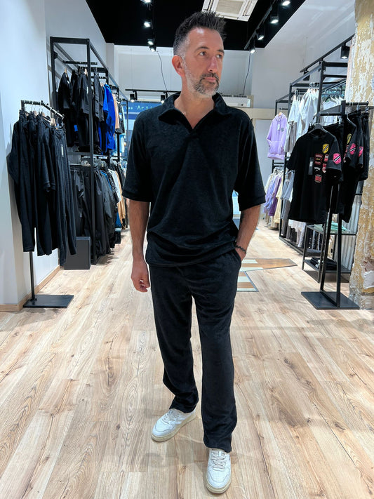 ensemble chemise et pantalon noir en éponge