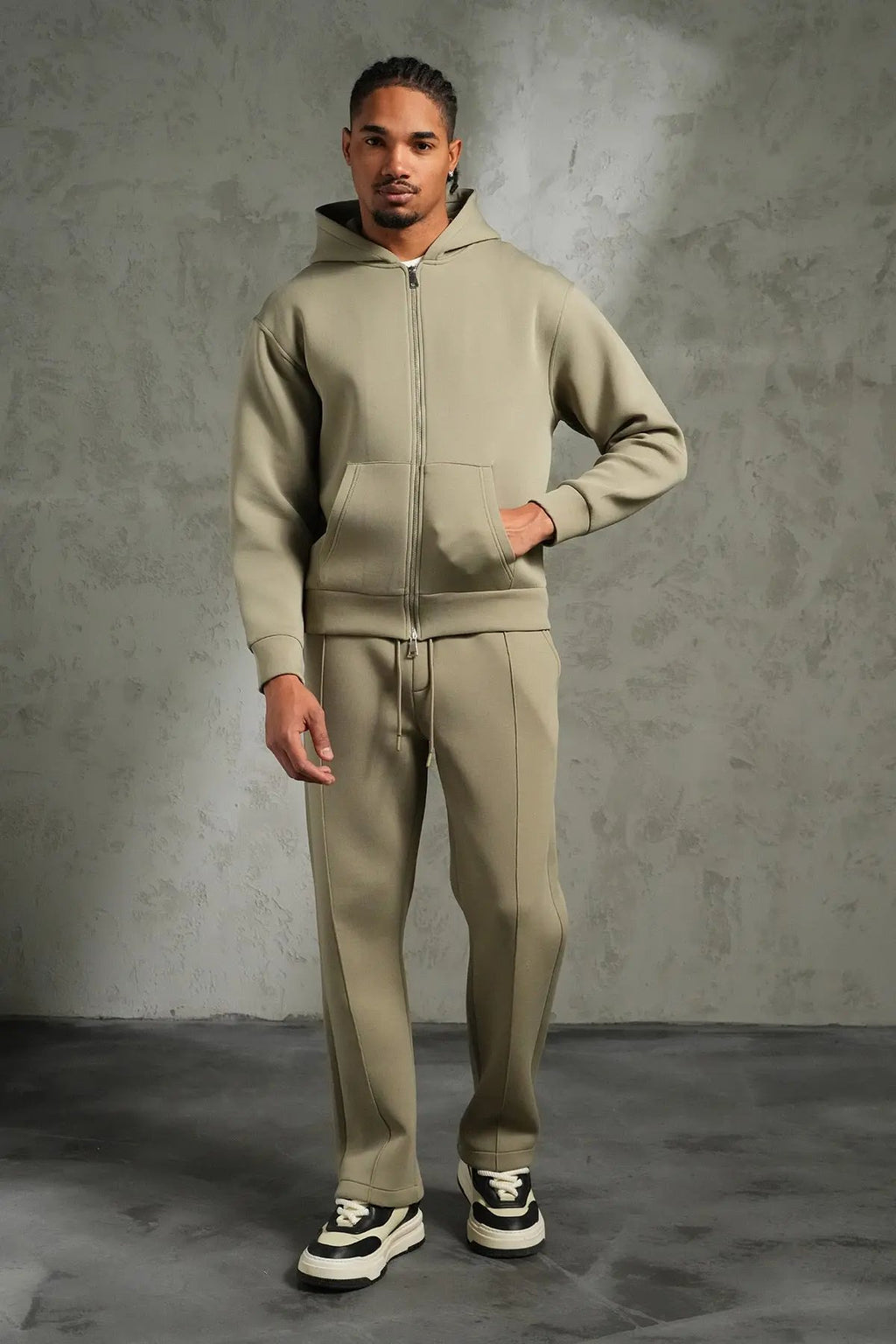 Ensemble jogging Kaki zippé – IKAO Paris bonhomme