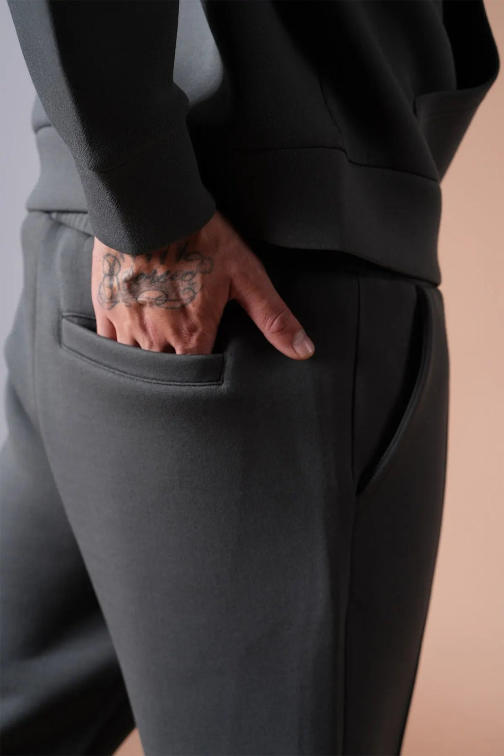 Ensemble jogging Anthracite zippé – IKAO Paris bonhomme