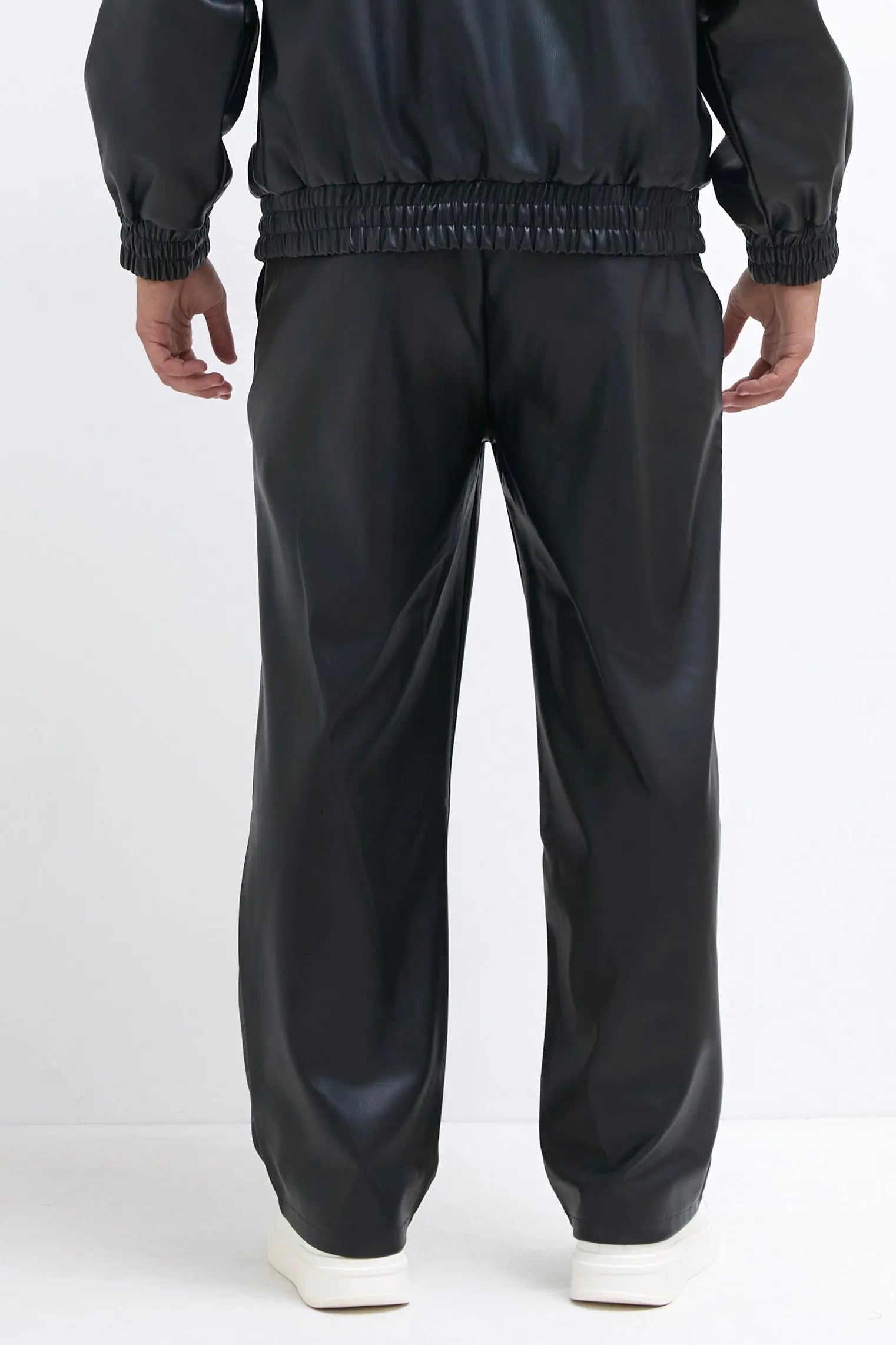 Pantalon noir en similicuir bonhomme