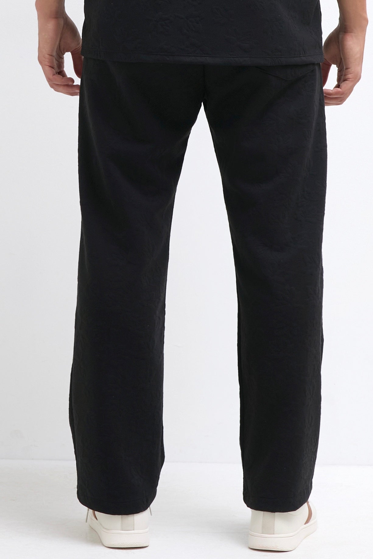 Pantalon jogging noir brodé florale