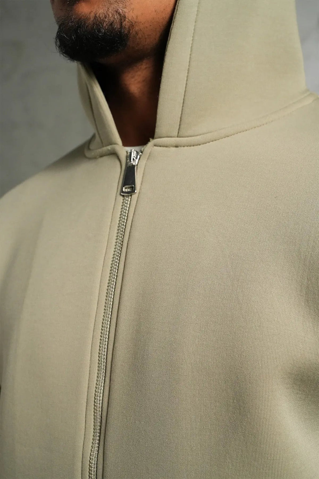 Ensemble jogging Kaki zippé – IKAO Paris bonhomme