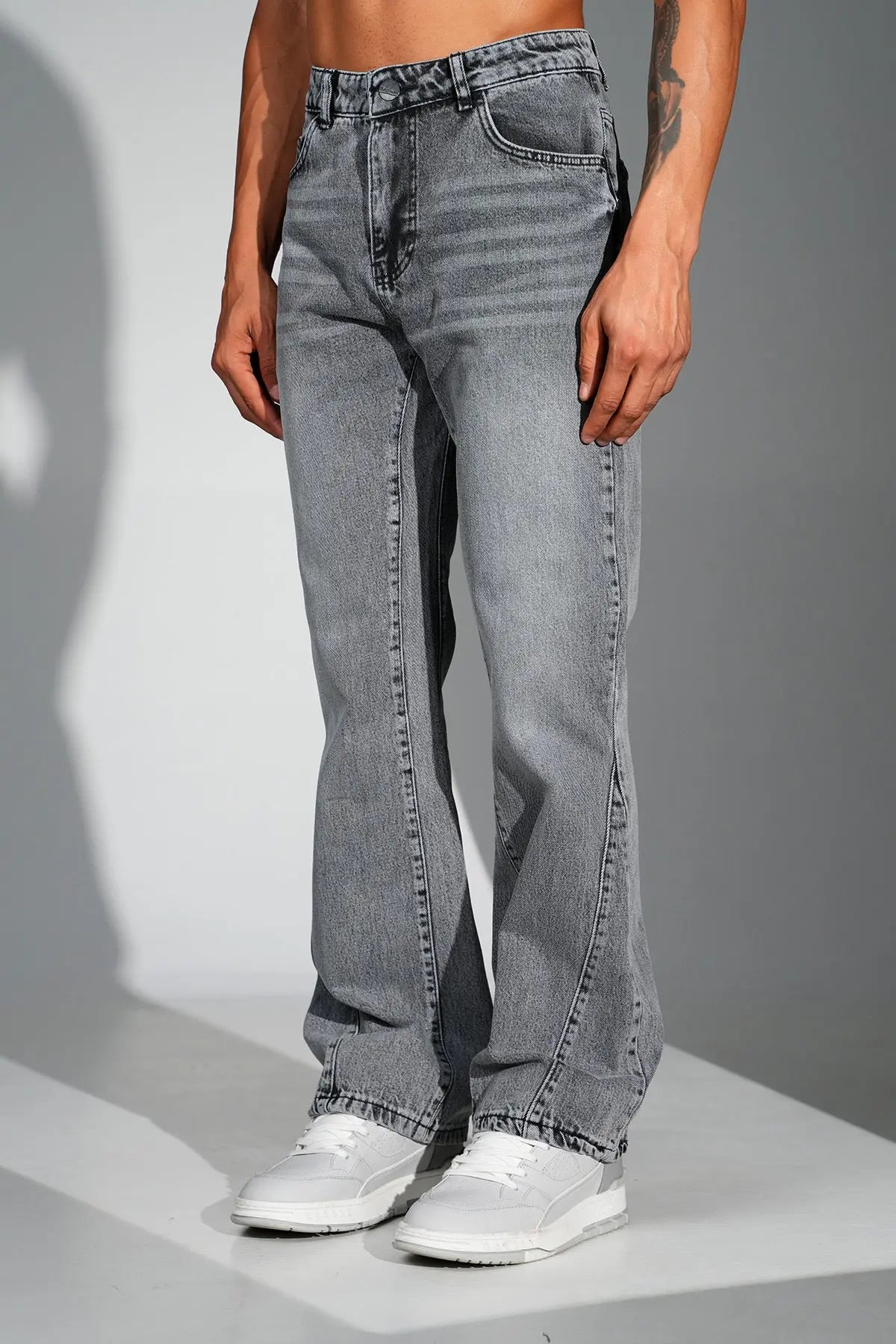 Jean Homme Outfit – Coupe Flare Denim Gris bonhomme