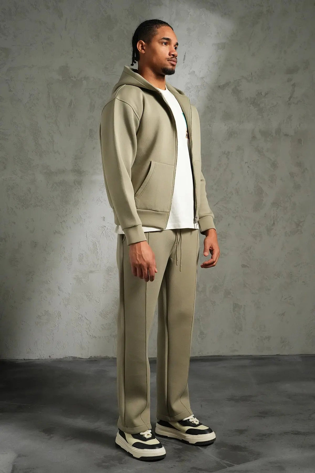 Ensemble jogging Kaki zippé – IKAO Paris bonhomme