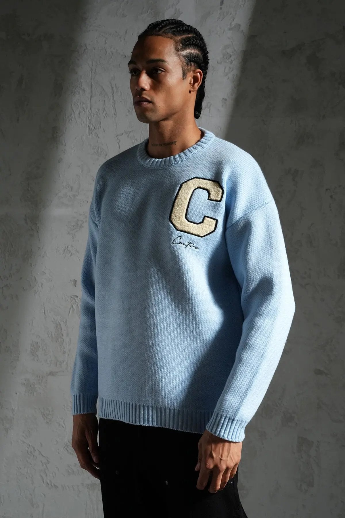 Pull Ikao Lettre C Style Universitaire bonhomme