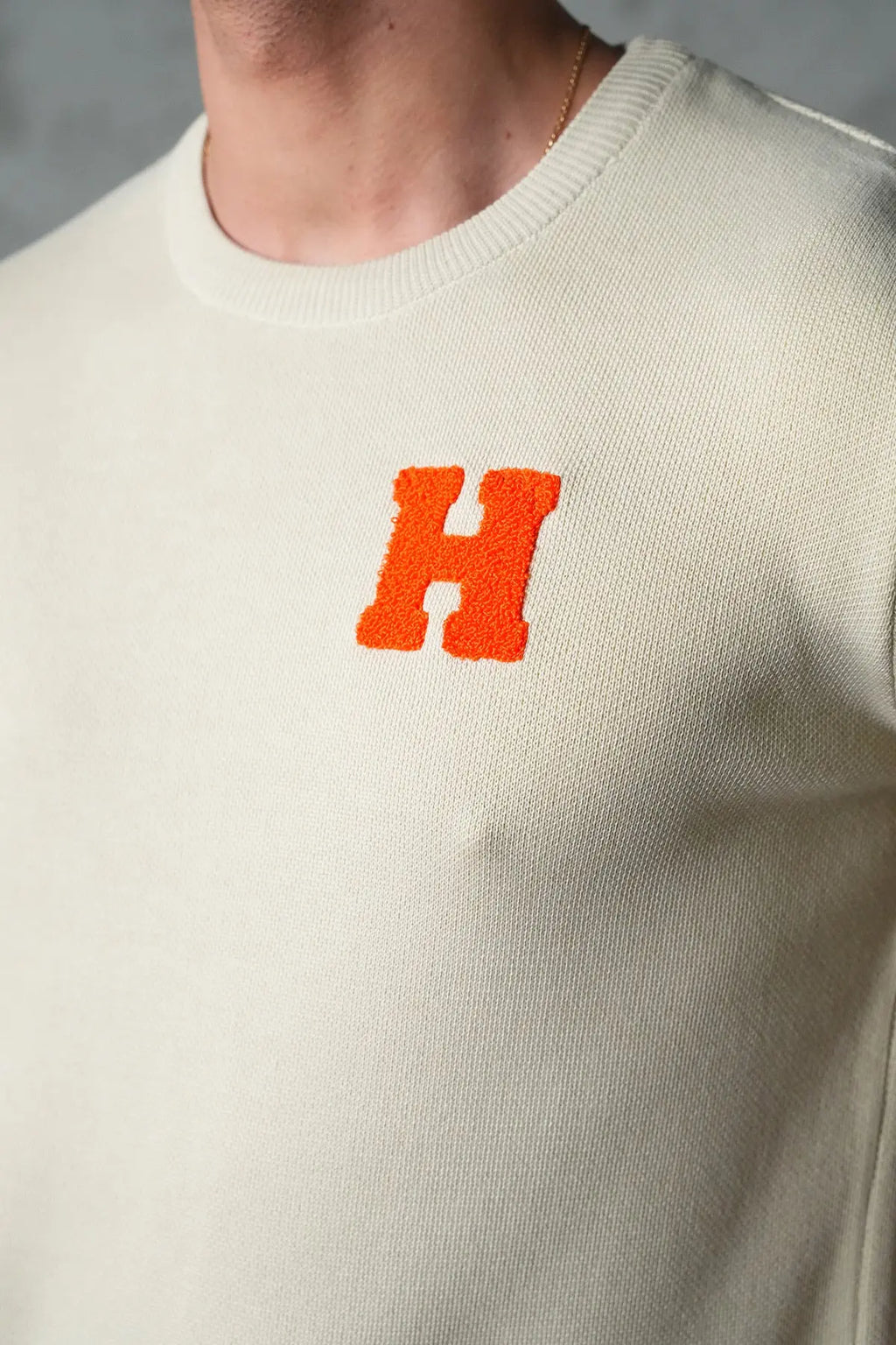 Pull Maille Homme Signature “H” – Élégance Moderne & Confort Premium (Copie) bonhomme