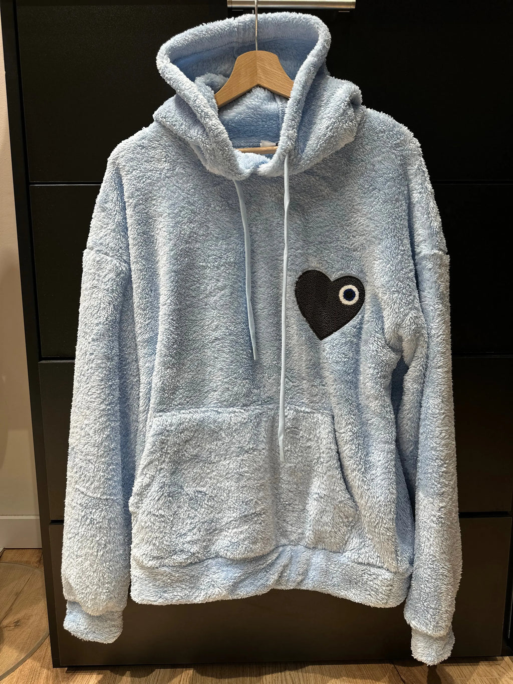 Sweat Moumoute à Capuche Ciel Avec Cœur Noir - bonhomme