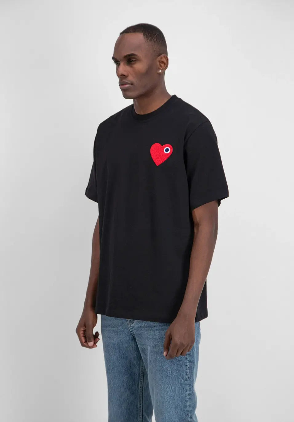 Tee shirt noir avec motif Coeur rouge bonhomme
