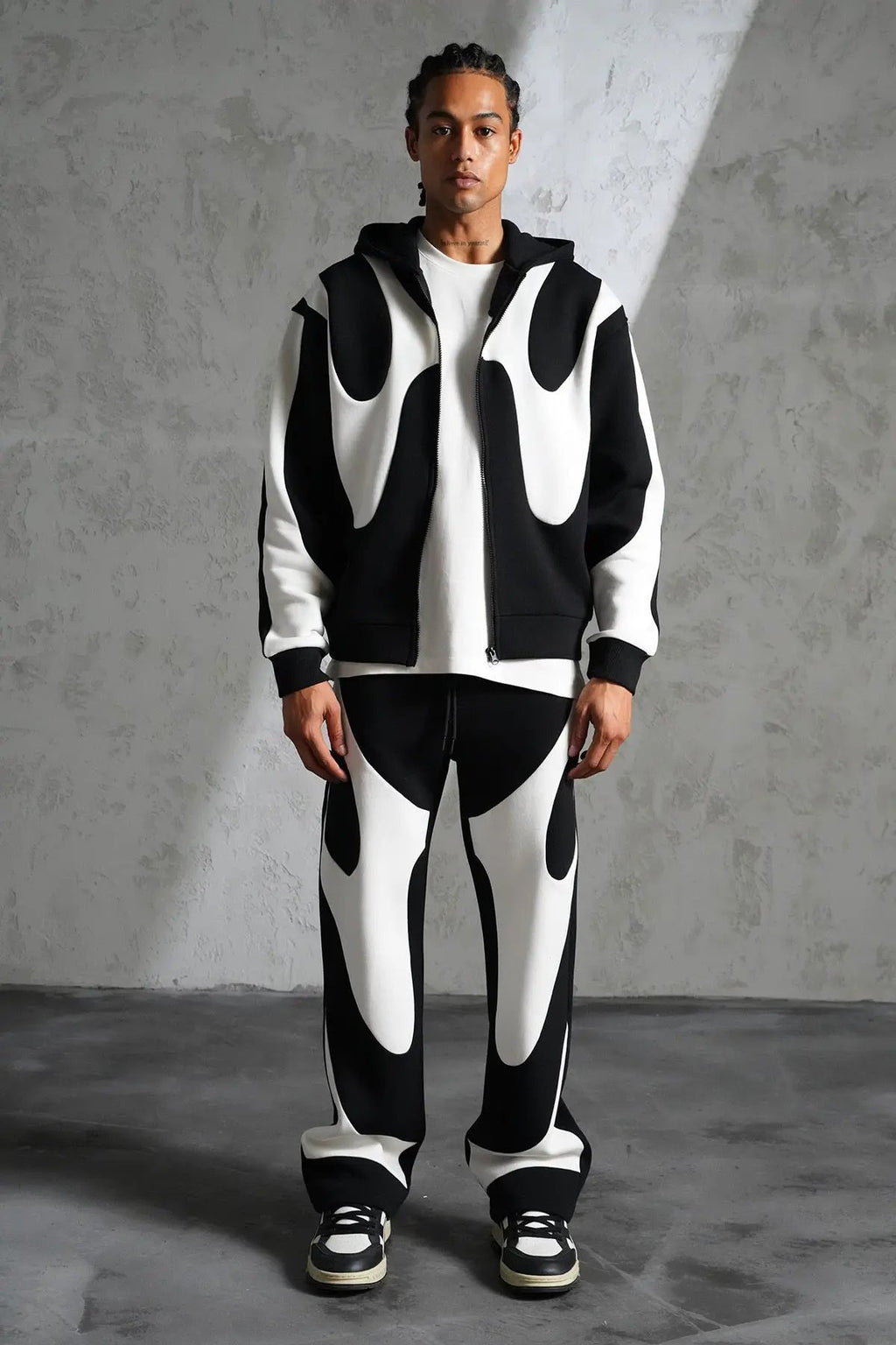 Ensemble Ikao Jogging Homme Noir et Blanc – Design Graphique Streetwear bonhomme