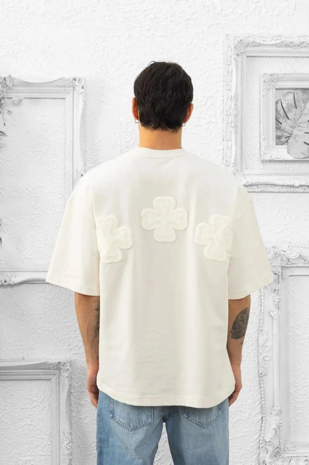 T-shirt Blanc Oversize avec motif floral en couture tricoté bonhomme