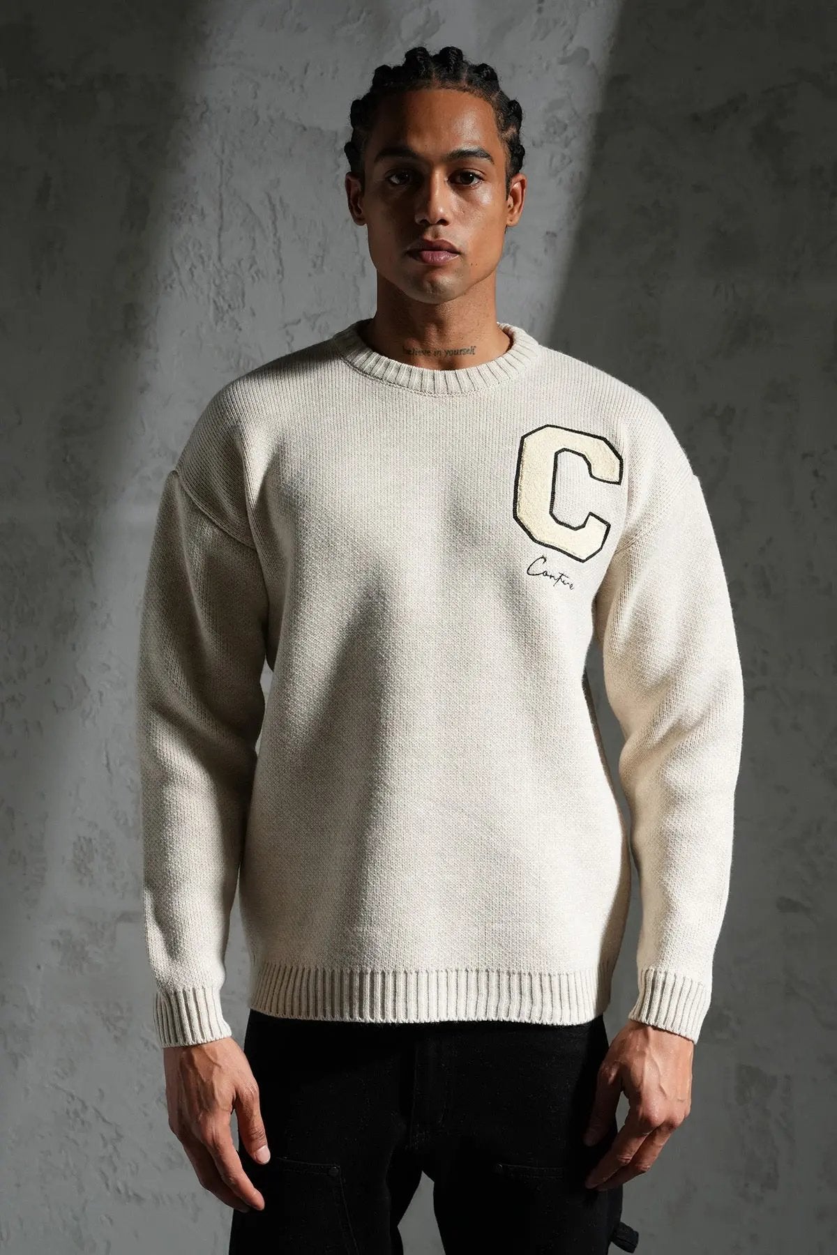 Pull Ikao Lettre C Style Universitaire bonhomme