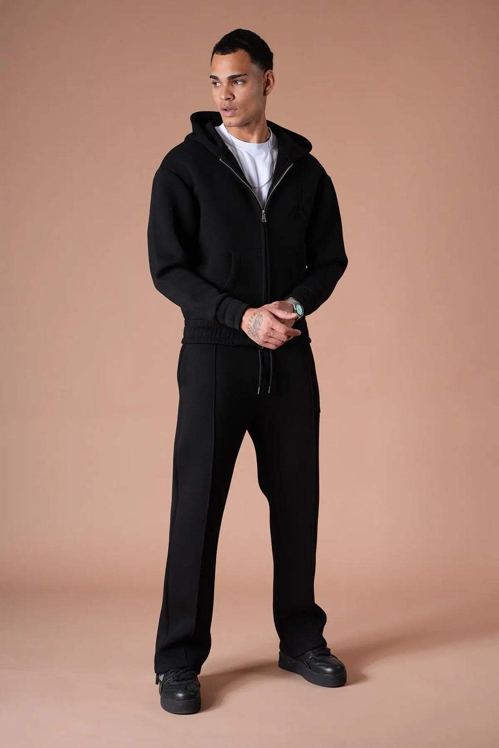 Ensemble Jogging Noir Paris – Hoodie & Pantalon bonhomme