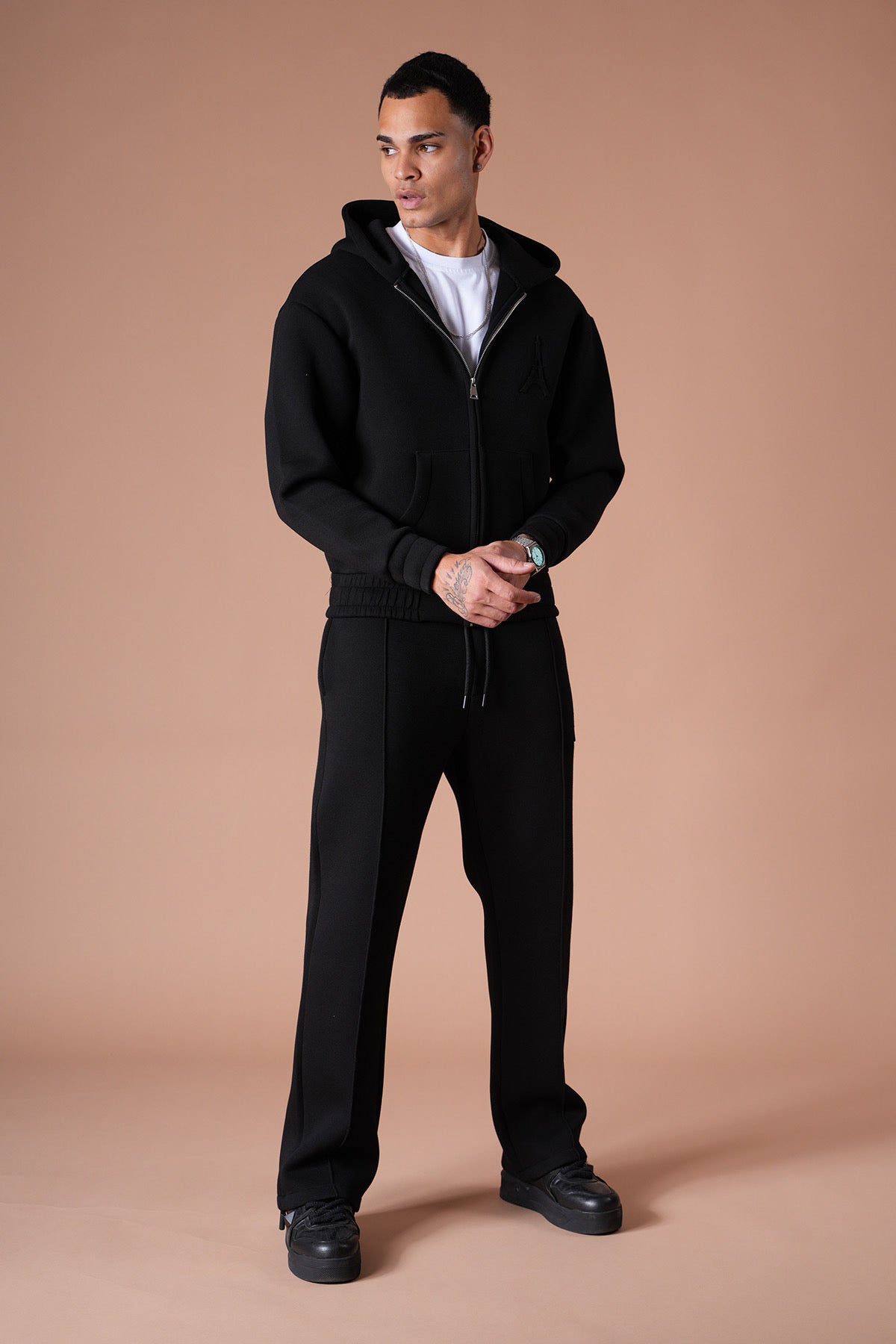 Ensemble Jogging Noir Paris – Hoodie & Pantalon bonhomme