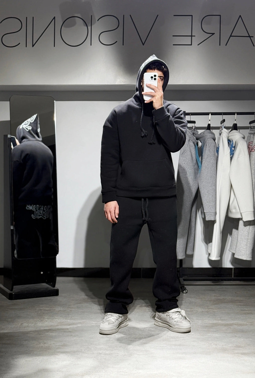 Ensemble Noir Sweat Capuche et Pantalon Paris bonhomme