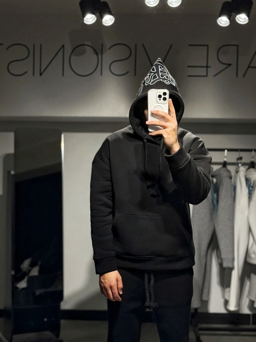 Ensemble Noir Sweat Capuche et Pantalon Paris bonhomme