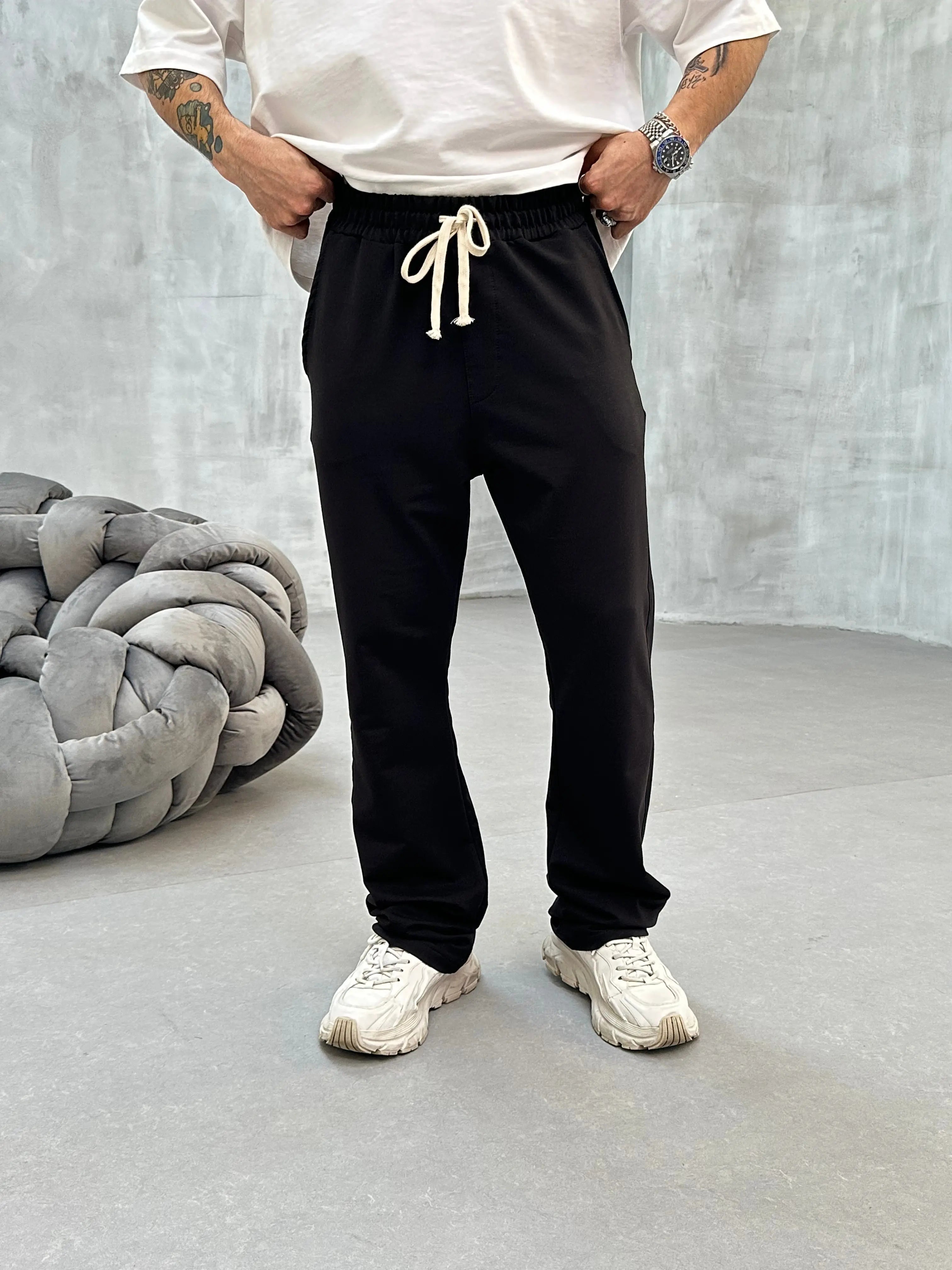 Pantalon Jogging Noir Coupe Droite et Large bonhomme