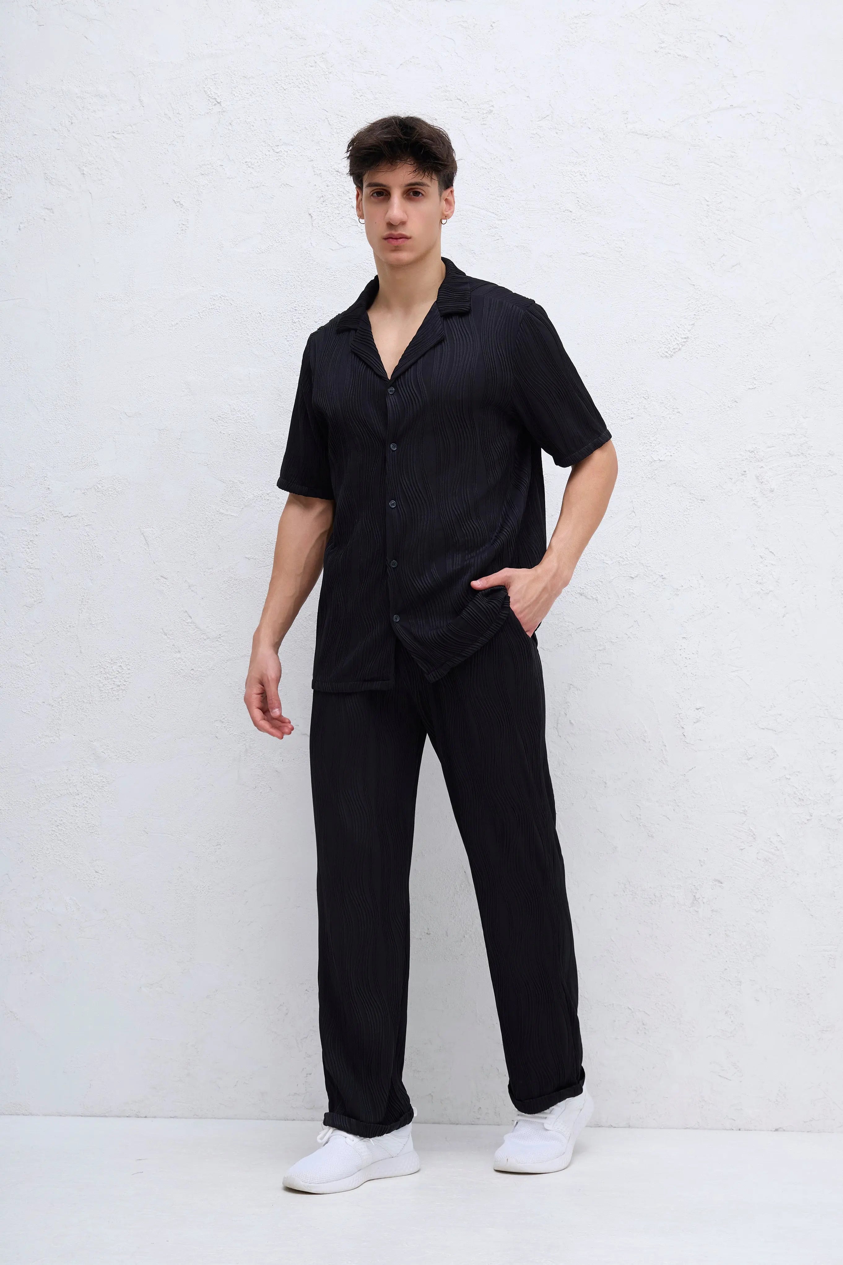 Ensemble Noir Plissé ondulé Chemise et Pantalon bonhomme