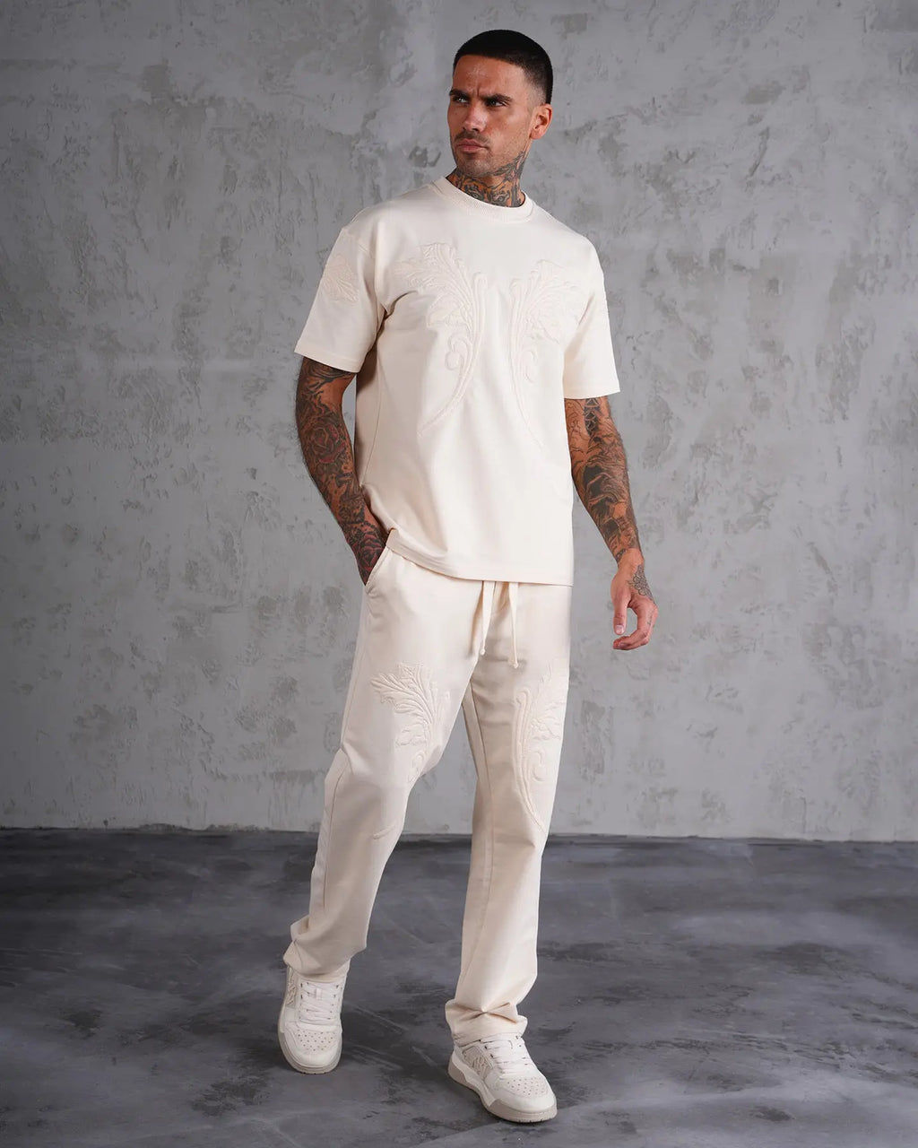 Ensemble Jogging Tee Shirt et Pantalon Beige bonhomme