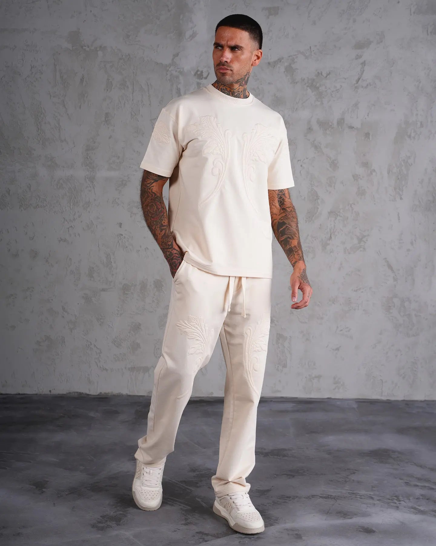 Ensemble Jogging Tee Shirt et Pantalon Beige bonhomme