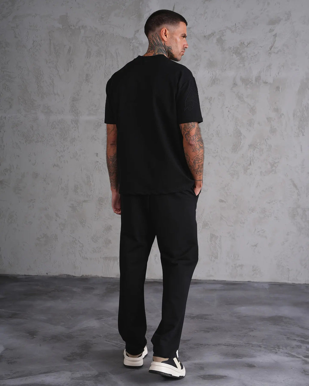 Ensemble Jogging Tee Shirt et Pantalon Noir bonhomme