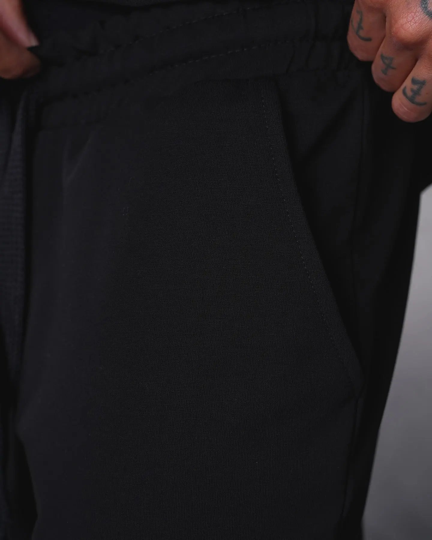 Ensemble Jogging Tee Shirt et Pantalon Noir bonhomme