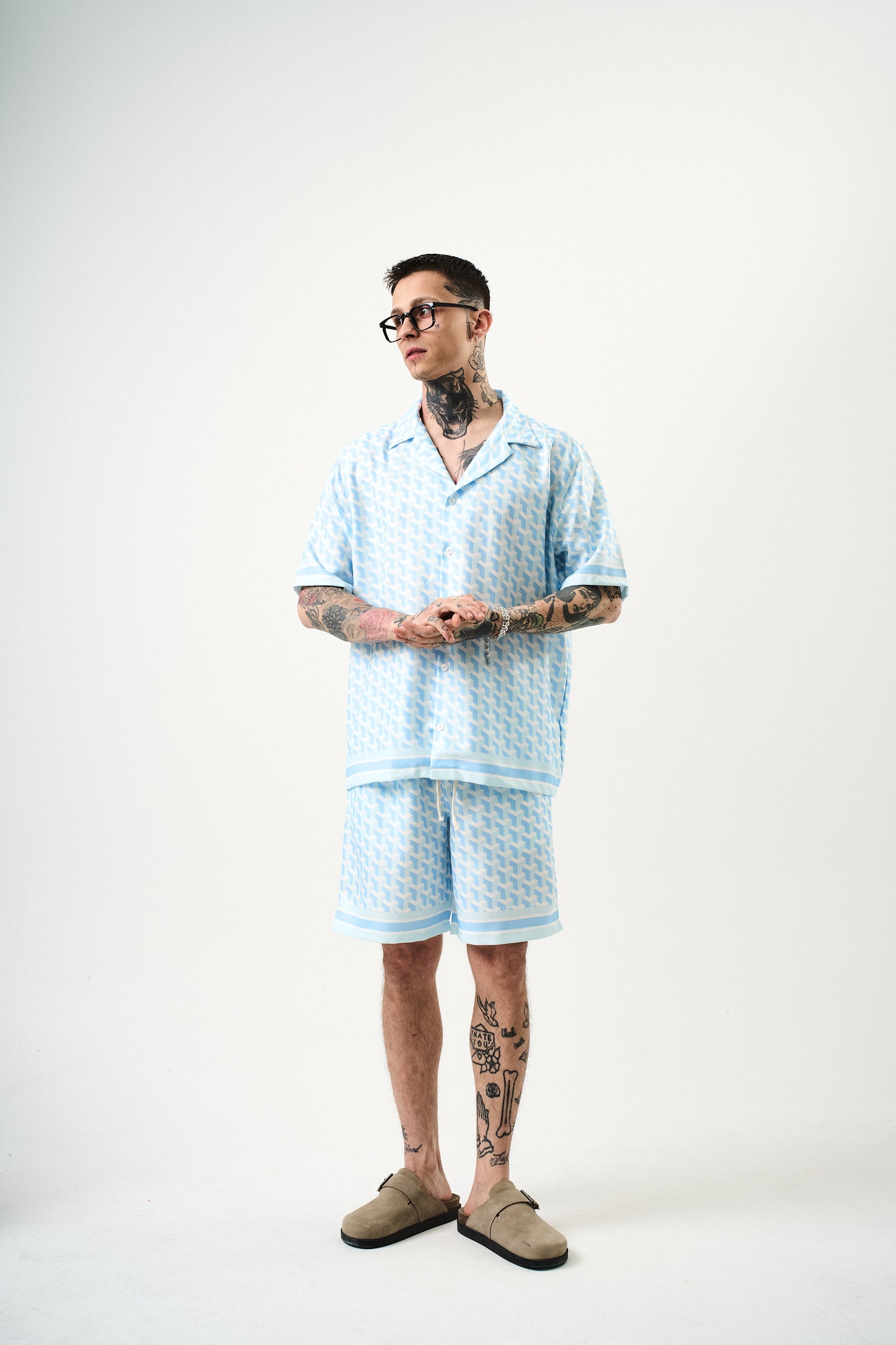 Ensemble Chemise et Short Motifs Blanc Ciel